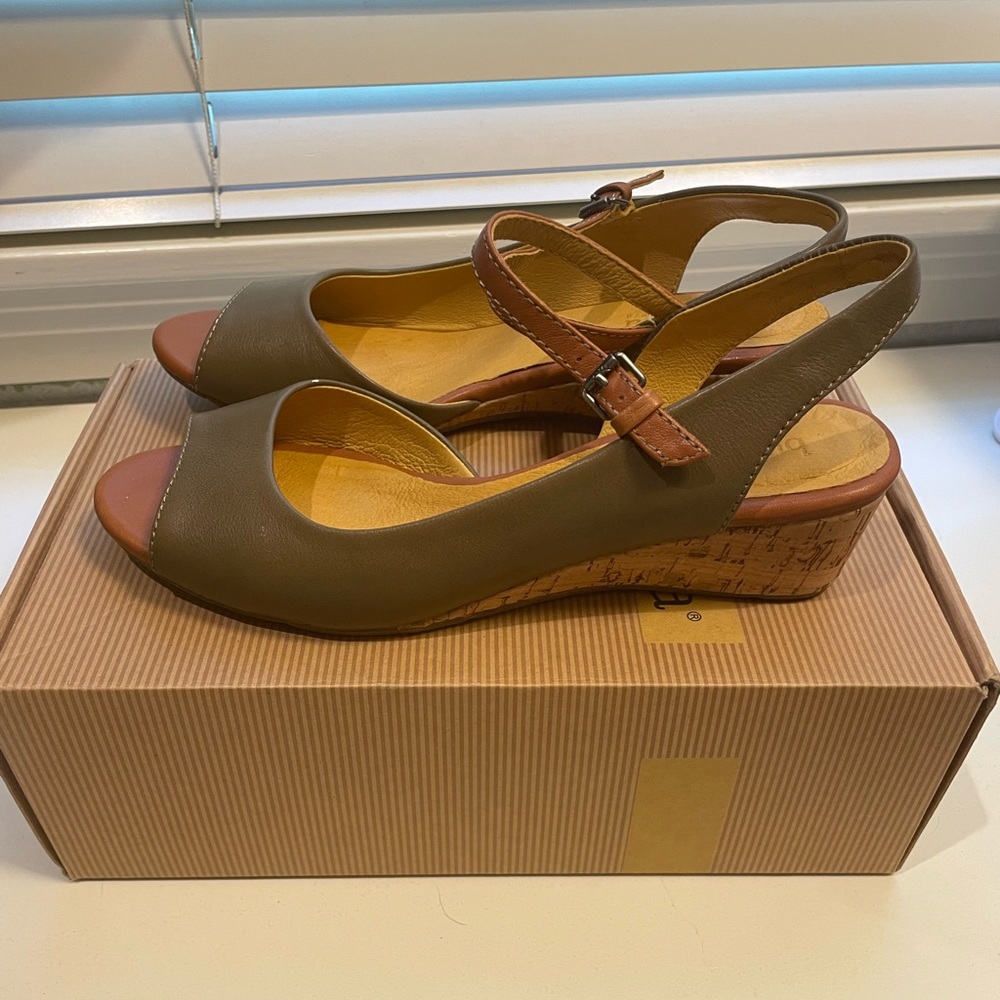 Leather Bussolo Sandals 39